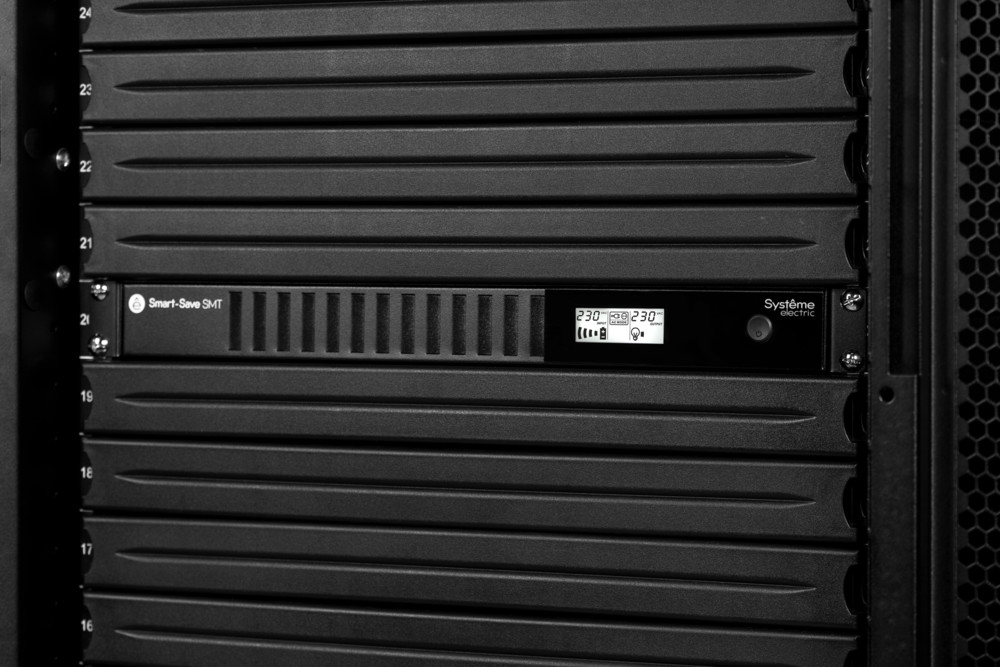 ИБП Systeme Electric SMTSE750RMI1U