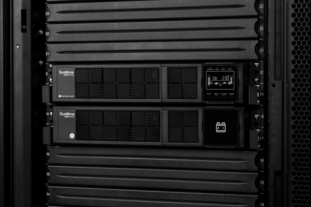 ИБП Systeme Electric SRVSE6KRTXLI4U