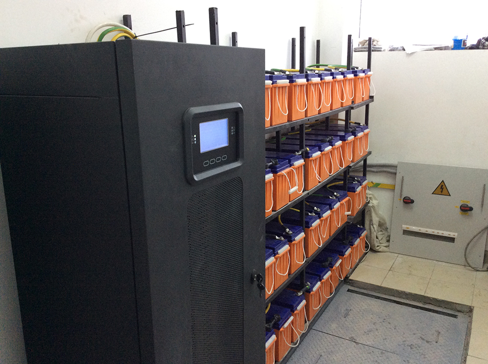 Монтаж ИБП APC by Schneider Electric 30кВА,  Молодежный досуговый центр, г. Санкт-Петербург
