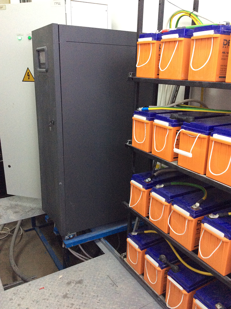 Монтаж ИБП APC by Schneider Electric 30кВА,  Молодежный досуговый центр, г. Санкт-Петербург